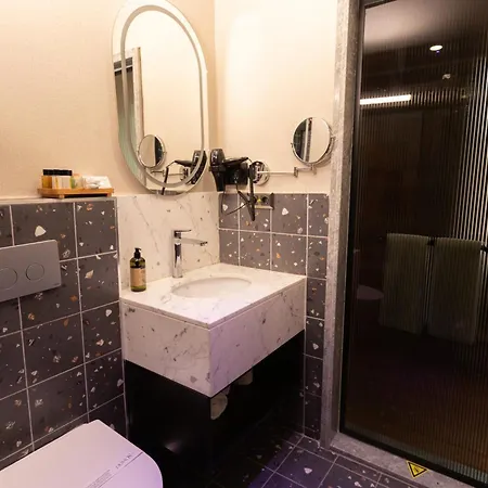Dumos Otel *