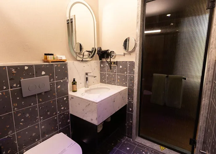 Dumos Hotell *